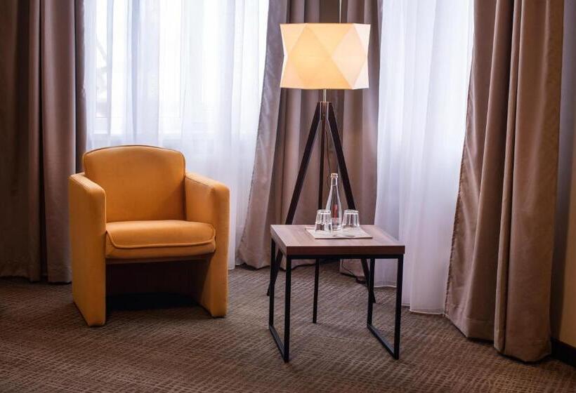 اتاق سوپریور با تخت بزرگ, байків