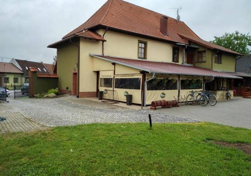 标准工作室, Penzion Pod Kaštanem