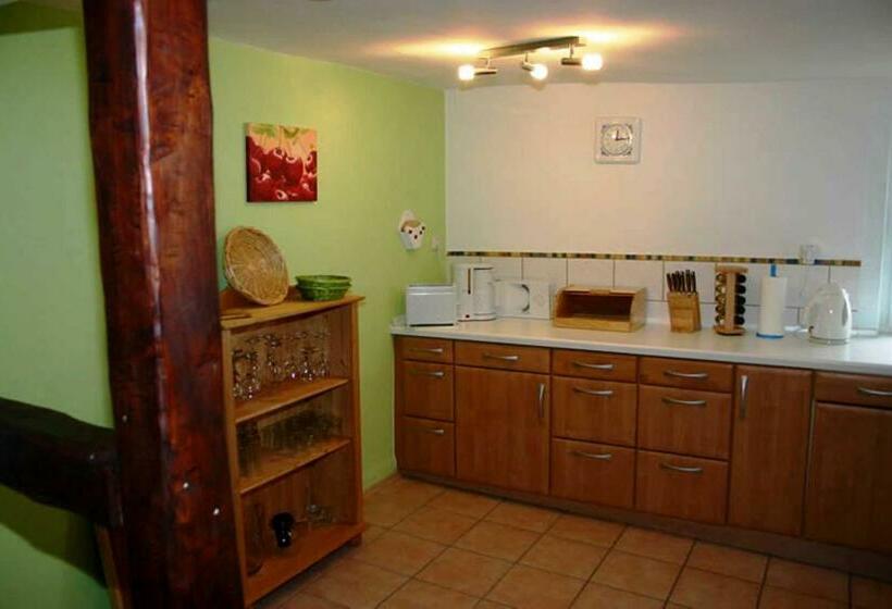 Апартаменты 2 Спальни, Bauernhof Heist