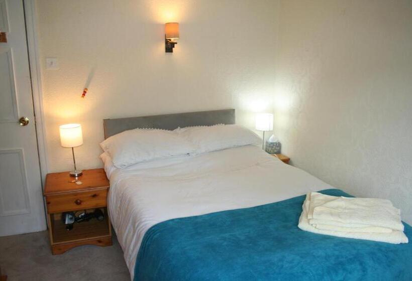Standard room with outdoor bath, Coynant Farm Guesthouse   Farm Park Stay