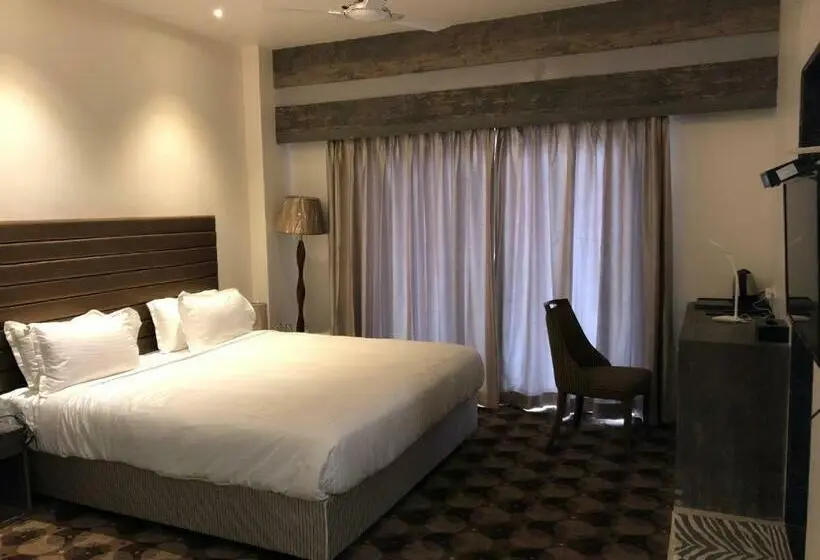 Chambre Deluxe, Sharanam