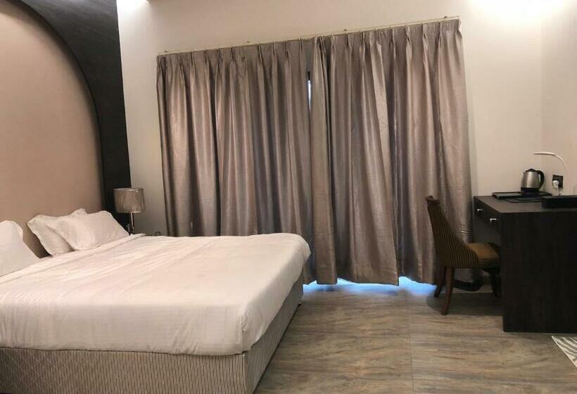 חדר סופריור עם מיטת קינג, Sharanam