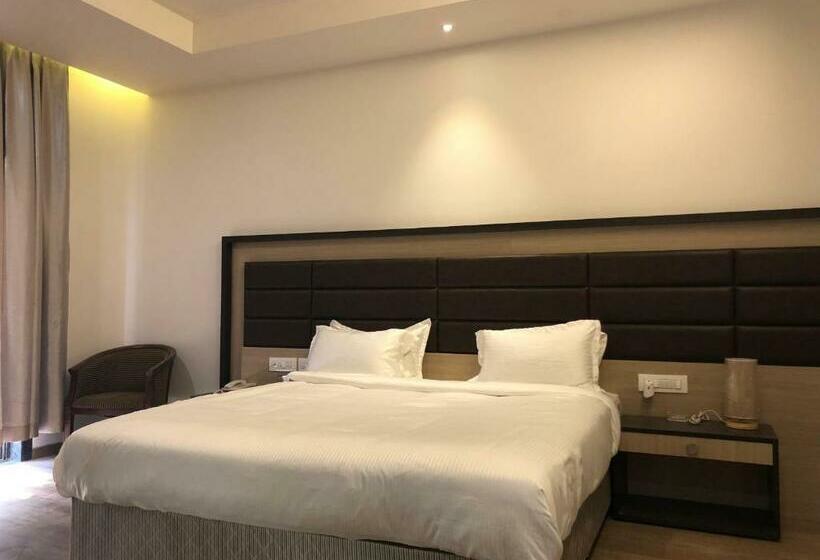 חדר סטנדרט, Sharanam