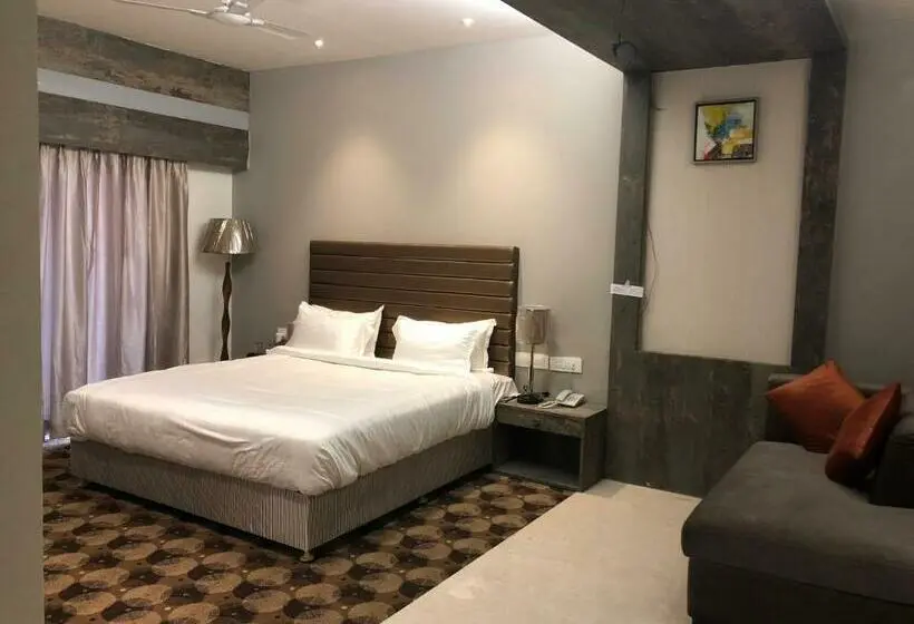 Chambre Deluxe, Sharanam