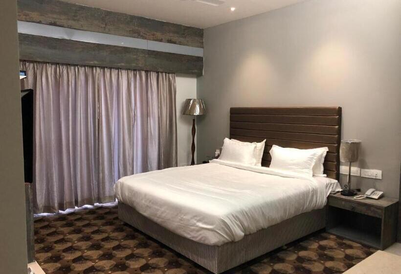 Номер Deluxe, Sharanam