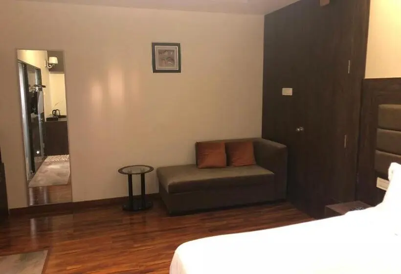 Suite Deluxe, Sharanam