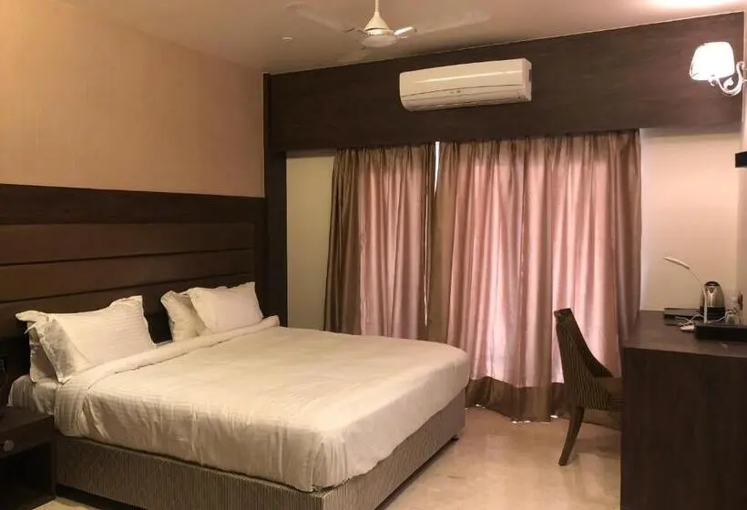 Suite Deluxe, Sharanam
