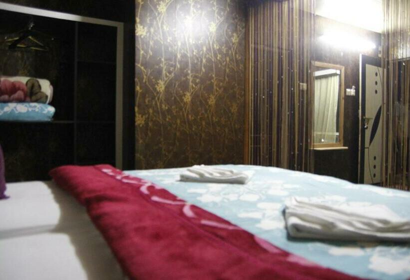 带花园景观和一个卧室的别墅, Vamoose Mandarin Village Resort
