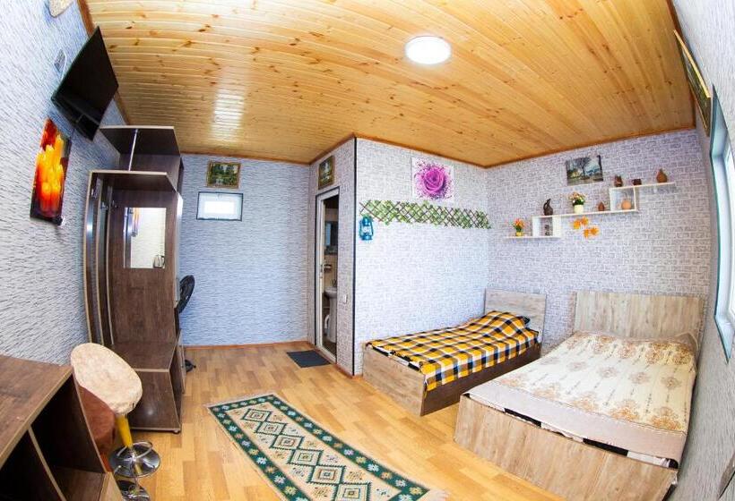 חדר קומפורט לשלושה, Baku Black Mountain Guest House