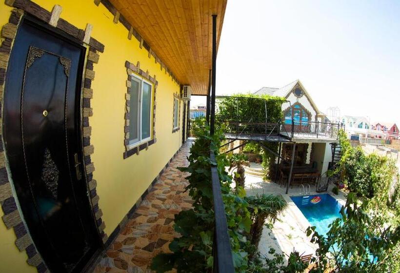 חדר קומפורט לשלושה, Baku Black Mountain Guest House