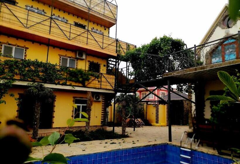 舒适三人间, Baku Black Mountain Guest House