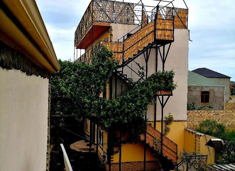 חדר קומפורט לשלושה, Baku Black Mountain Guest House