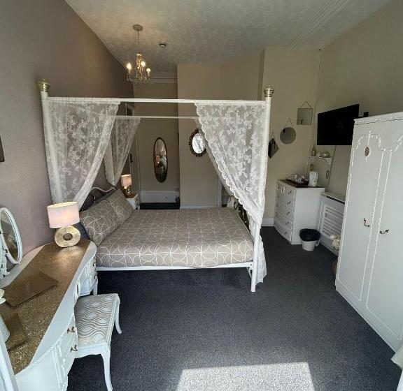 Номер Deluxe Вид на Море, The Little Emily   Room Only