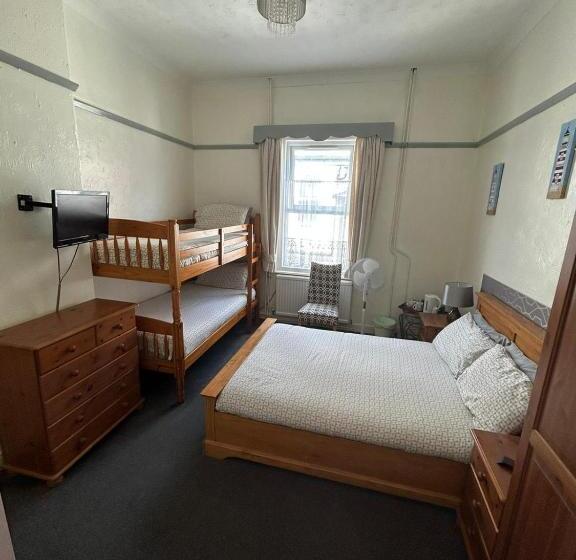 Четырехместный Номер Стандарт, The Little Emily   Room Only