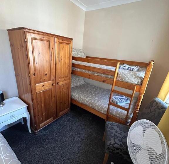 Четырехместный Номер Стандарт, The Little Emily   Room Only