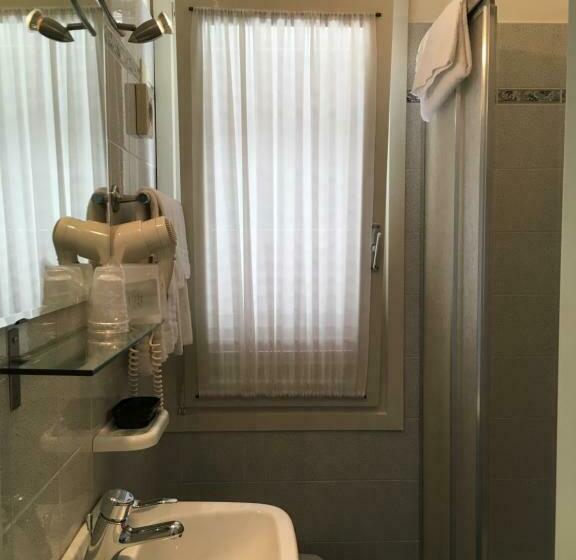 Номер Стандарт Вид на Озеро, Belvedere Hotel & Villa