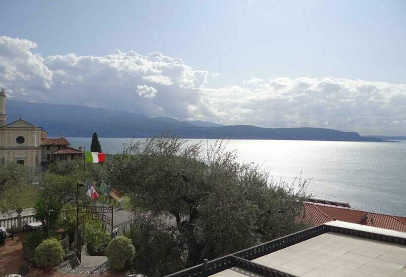 غرفة قياسية مطلّة علي البحيرة, Belvedere Hotel & Villa