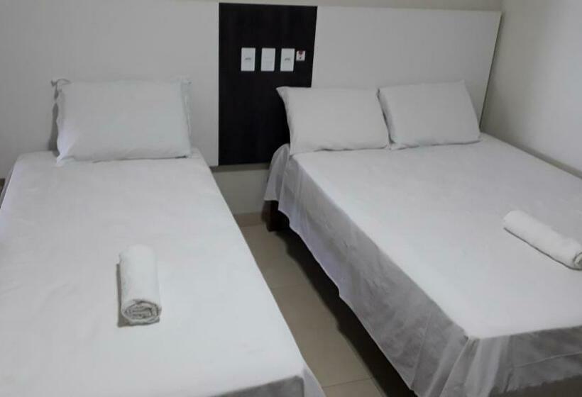 غرفة قياسية ثلاثية, Atlanta