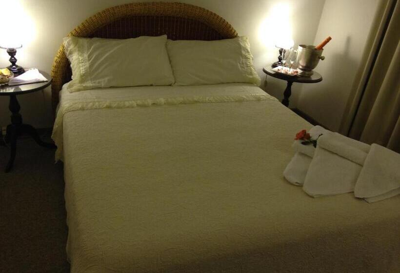 דירת חדר, Hacienda Santa Clara