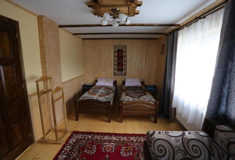 غرفة قياسية ثلاثية, Fazenda Kosiv