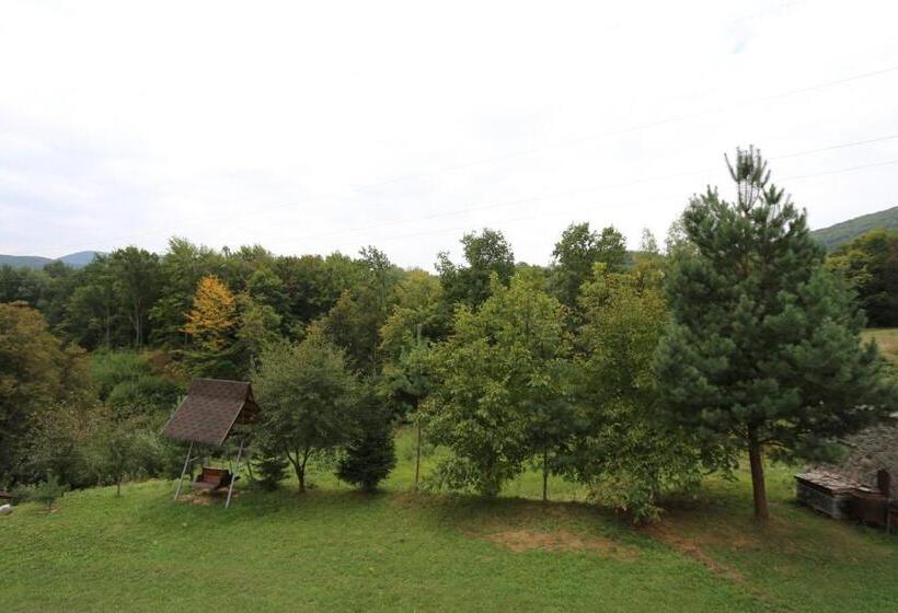 غرفة قياسية ثلاثية, Fazenda Kosiv