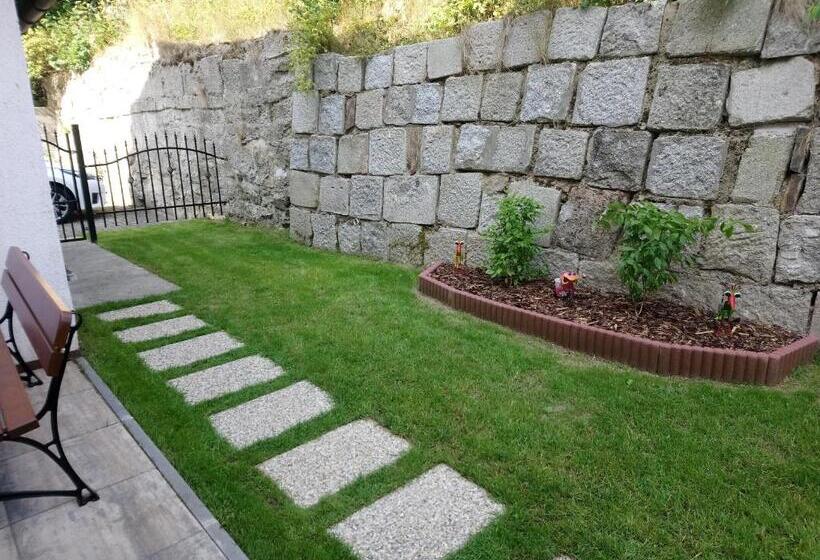 جناح, Penzion U Krtka