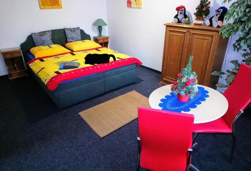 غرفة قياسية ثلاثية, Penzion U Krtka