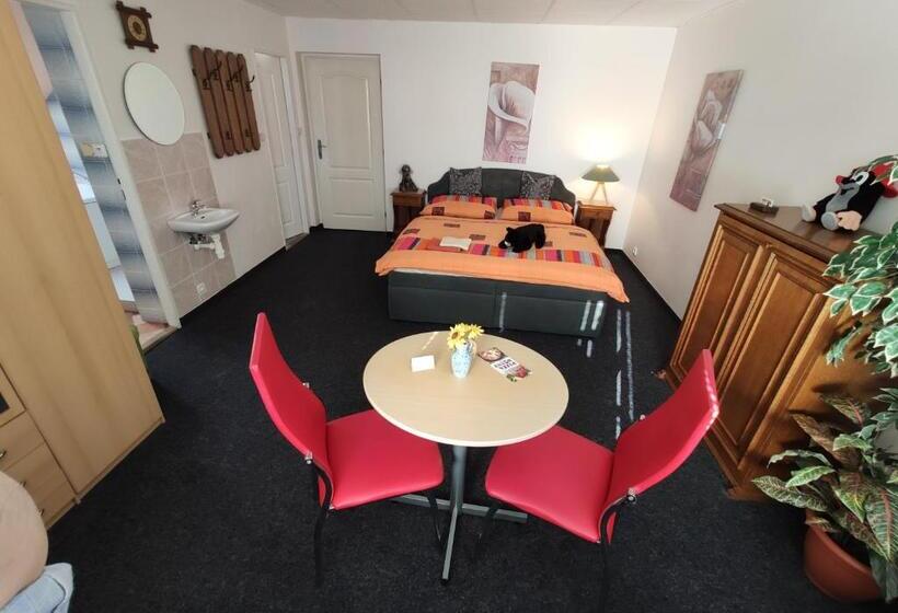 غرفة قياسية ثلاثية, Penzion U Krtka