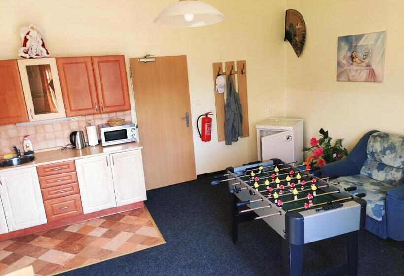 جناح, Penzion U Krtka