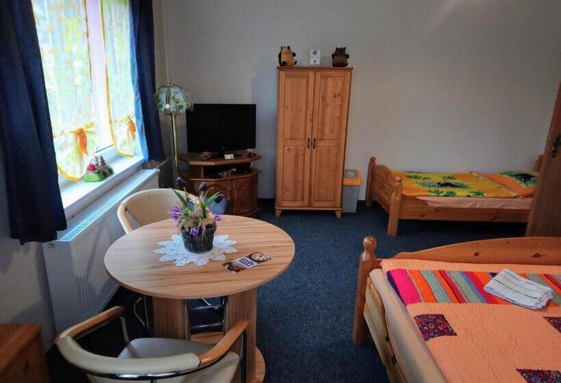 غرفة قياسية ثلاثية, Penzion U Krtka