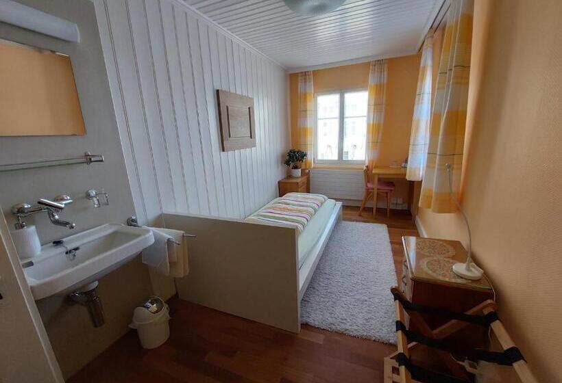 اتاق استاندارد یک تخته با سرویس بهداشتی مشترک, B&b Gästehaus Rössli Schwellbrunn