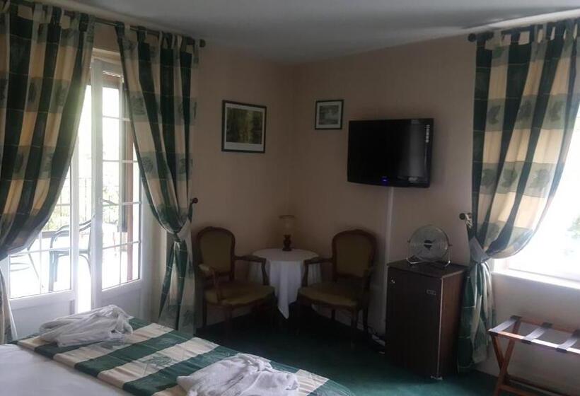 Номер Стандарт Вид на Озеро, Logis   Hôtel & Restaurant Le Gonfalon