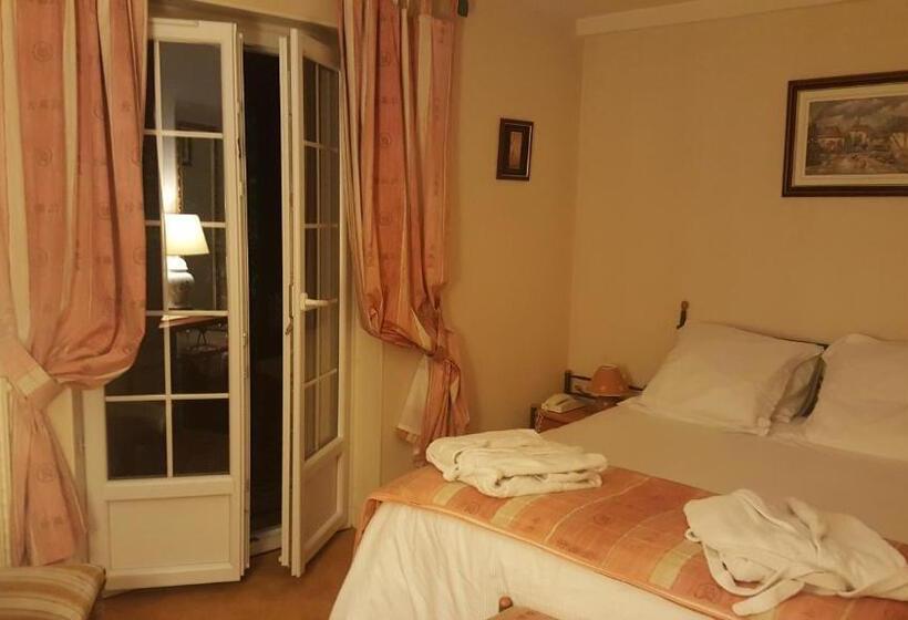 Номер Стандарт Вид на Озеро, Logis   Hôtel & Restaurant Le Gonfalon