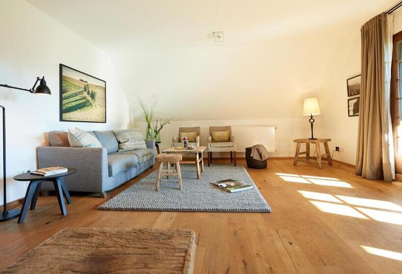 סוויטה עם מרפסת, & Restaurant Linde