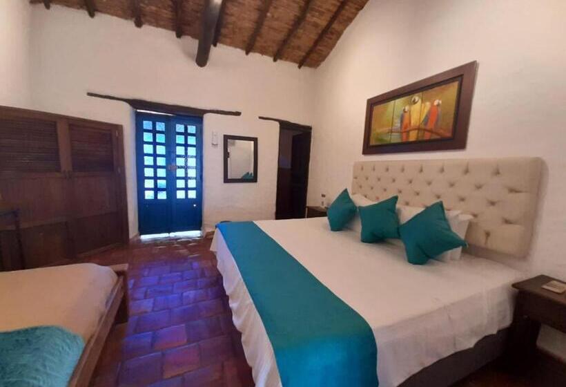 스탠다드 트리플 발코니 룸, Santos De Piedra Barichara