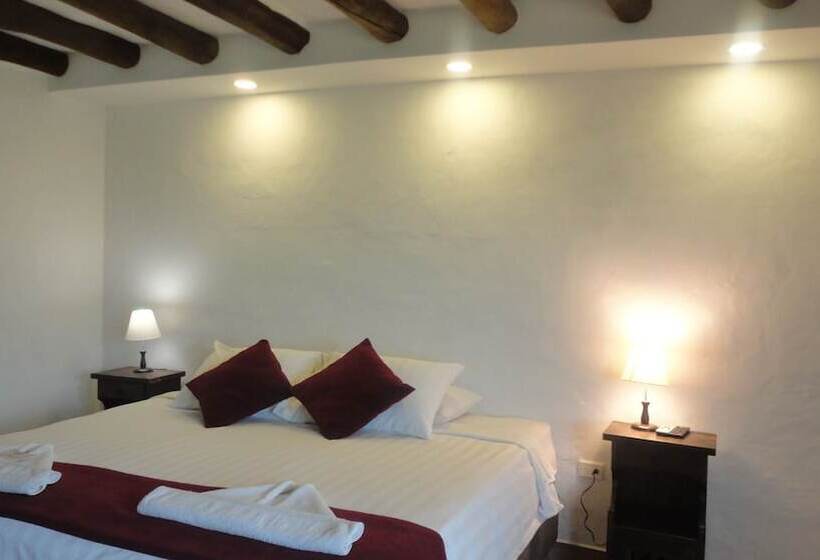 스위트, Santos De Piedra Barichara