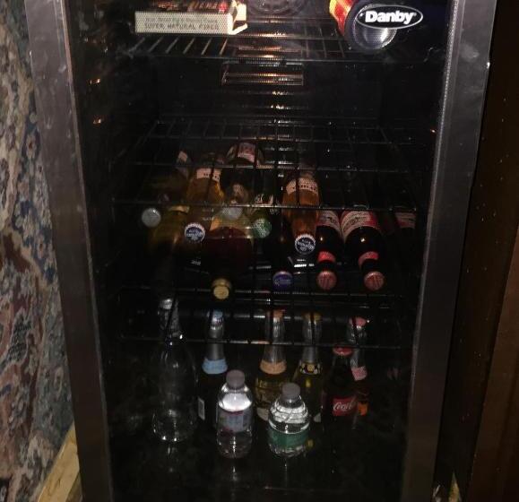 Люкс, Tradewinds Airport