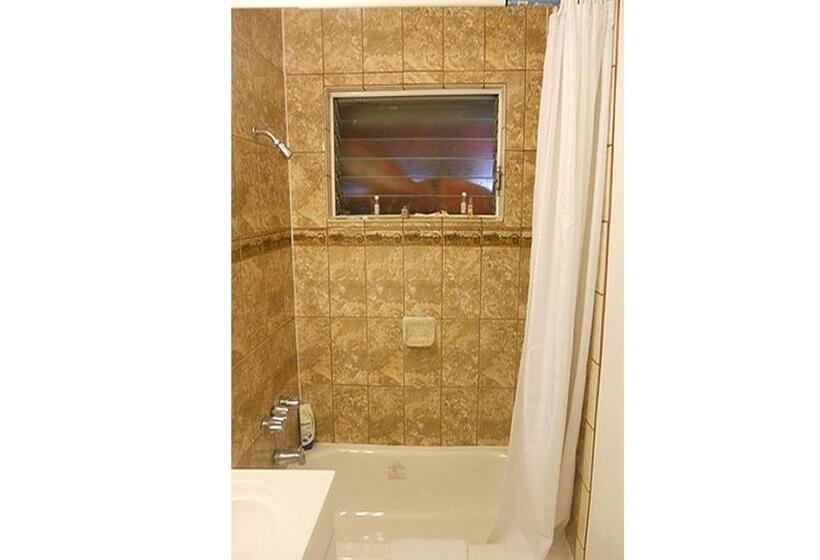 Дом 1 Спальня, Tradewinds Airport