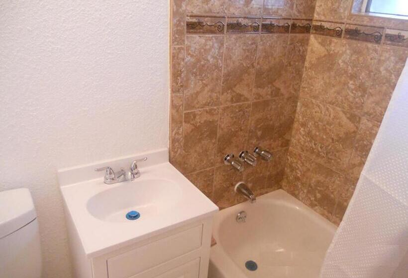 Люкс 3 Спальни, Tradewinds Airport