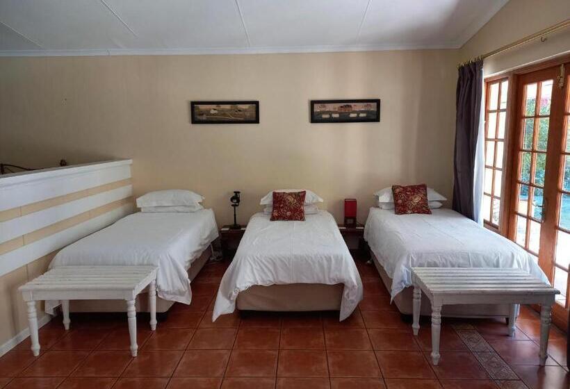 Семейный Номер Вид на Сад, Avondrust Guest House