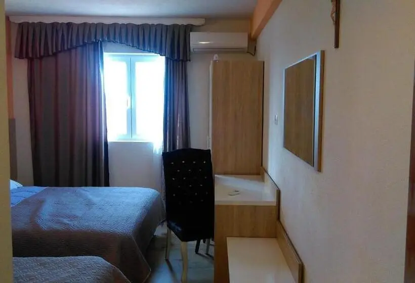 اتاق لوکس سه تخته, Guesthouse Casa Bevanda