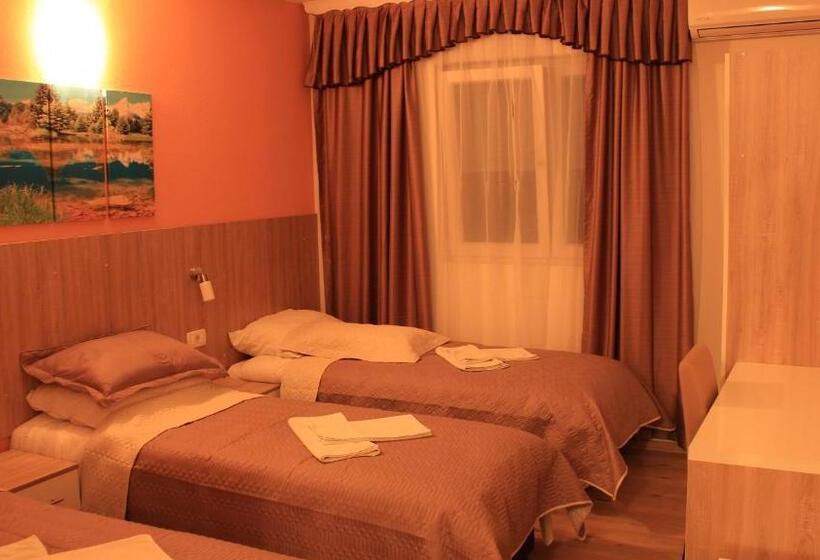 اتاق لوکس سه تخته, Guesthouse Casa Bevanda