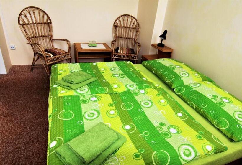 Номер Стандарт, Penzion U Kostela Mláka