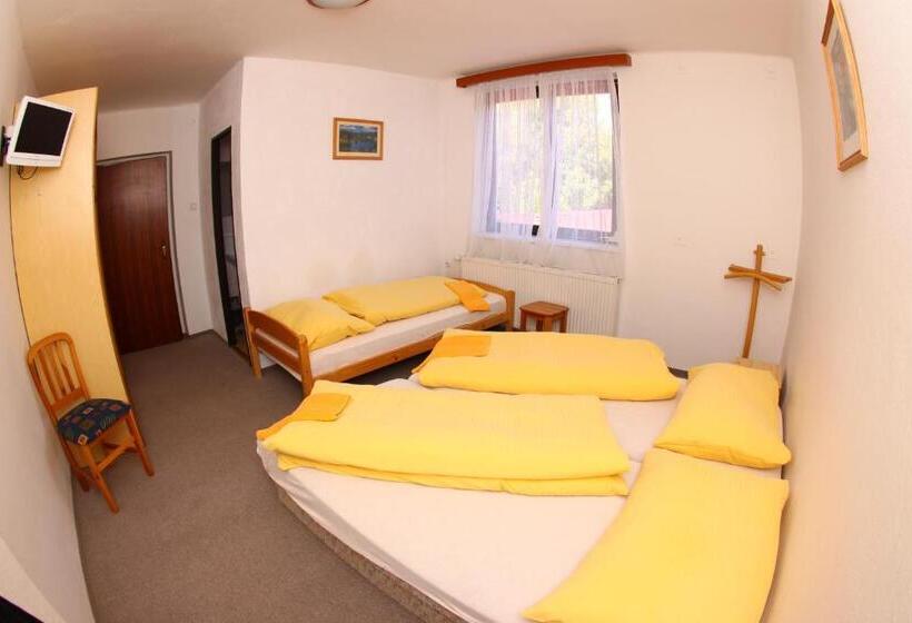 스탠다드 트리플 룸, Yacht Club Barrandov