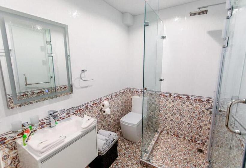 スタンダードルーム, Shaxzoda Elite