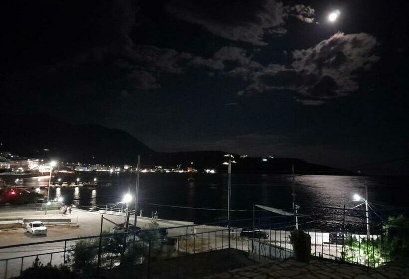 חדר סטנדרט לארבעה, Rooms By The Sea