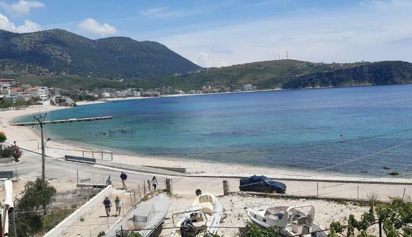 חדר סטנדרט לארבעה, Rooms By The Sea