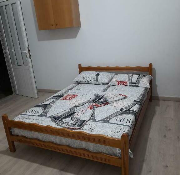 חדר סטנדרט לארבעה, Rooms By The Sea