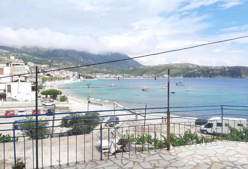 חדר סטנדרט לשלושה, Rooms By The Sea