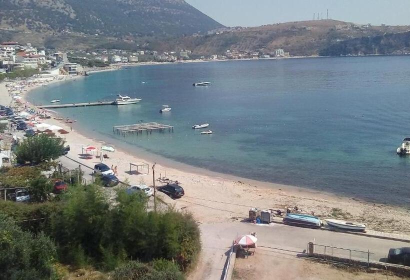 חדר סטנדרט לשלושה, Rooms By The Sea